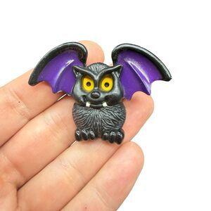 Hallmark PIN Halloween Vintage BAT Vampire Moves Swings 1988 Holiday Brooch